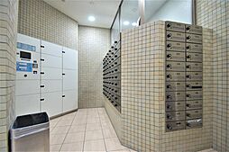 便利な宅配ＢＯＸと集合ポスト。