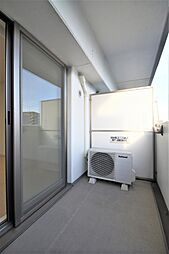 バルコニーは広く開放的です。