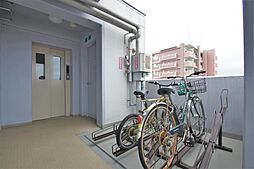 各階エレベーター前に駐輪場完備