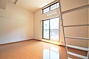 洋室8.7帖