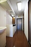 お部屋側から見たキッチン。