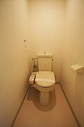 トイレは温水洗浄機能付きです。