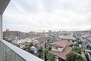 南西向きの眺望、前面棟無しで日当たり良好です。