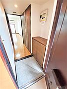 玄関から見たお部屋