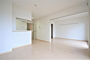ＬＤＫ１１．４帖・洋室６．２帖
