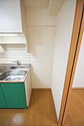 キッチン４．５帖、冷蔵庫を設置するスペースもあります。