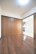 洋室6帖、全居室照明器具付きです。