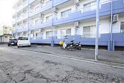 敷地内駐車場、空き状況要確認。