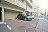 駐車場：敷地内駐車場、空き状況要確認
