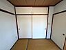 子供部屋：和室収納にはお布団等も収納できますね♪