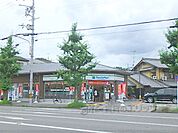 ファミリーマート　北白川店まで380メートル