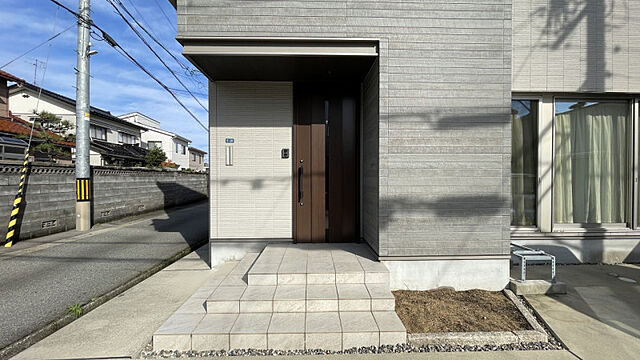 玄関 富山市奥田本町5-28