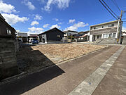 東側から見る土地全景