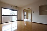 南向きで明るいリビング。
