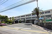 福津市立福間中学校（583m）