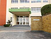 水巻町立水巻南中学校（1012m）