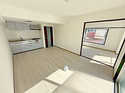 ＮＳビル 2階2LDKのリビング/ダイニング