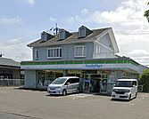 ファミリーマート泉館六丁目店 徒歩3分。 200m