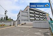 仙台市立新田小学校 徒歩12分。 900m