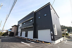 Y’s GARAGE 西円寺 2 ｜ 滋賀県米原市西円寺（賃貸テラスハウス1LDK・1階・77.13㎡） その1