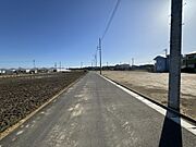 東側接道・北側から南方向