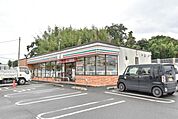 コンビニ「セブンイレブン上尾平方北店まで333ｍ」