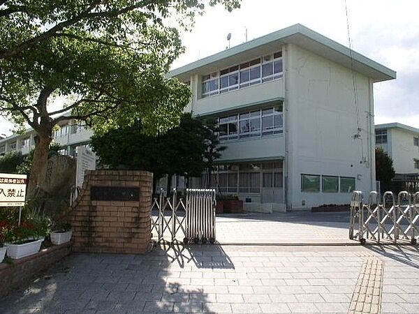 画像19:春日市立須玖小学校（611m）
