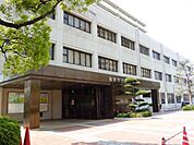 福岡市西区役所（668m）