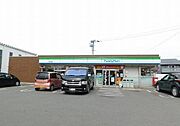 ファミリーマートまで550m
