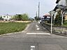 外観：前面道路含む現地写真
