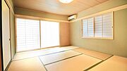※こちらの写真は家具消し等の加工を行っております。