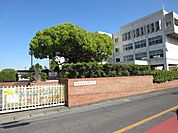 岩倉南部中学校 290m