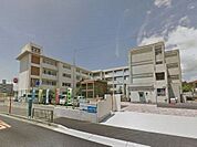 小学校「明石市立人丸小学校まで1562m」