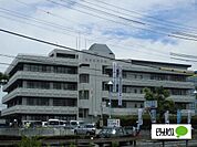 役所「神戸市西区役所まで6890m」