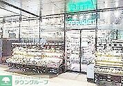 サミットストア神田スクエア店 徒歩1分。 70m