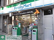 ファミリーマート護国寺駅前店 徒歩3分。コンビニ 170m
