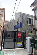 英国寄宿舎風のデザイナーズ物件です！存在感あります！※パースは同シリーズ別物件