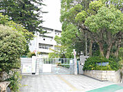 箕面市立萱野小学校（750m）