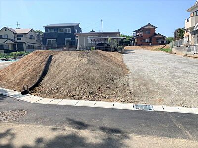 外観：南東向き日当たり良好なお土地です♪