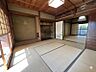 室内：床の間付きの情緒漂う和室！ここちよい眠りへといざなう畳の香りと和風空間♪