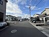 外観：交通量も少なめなので駐車がしやすいです！