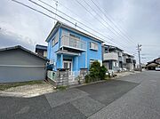 静かな住宅街の一角に立地、落ち着いた佇まいです！