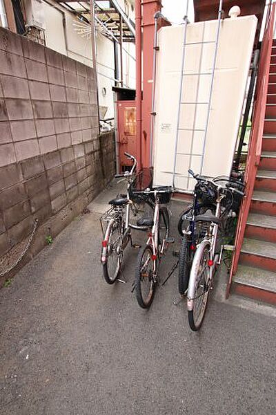 画像6:自転車置き場