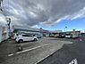 周辺：【ホームセンター】コメリハード&グリーン富田林店まで882ｍ