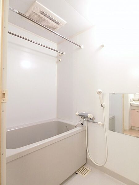 画像5:浴室乾燥機付バス