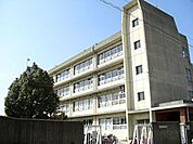 茨木市立平田中学校(中学校)まで1300m