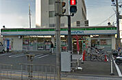 ファミリーマート茨木駅前一丁目店(コンビニ)まで289m