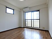 角部屋で明るいお部屋です