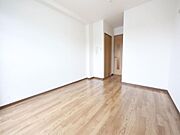 洋室7.6帖　クローゼット付（収納充実してます）