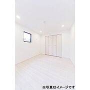 洋室5.6帖　クローゼット　収納充実